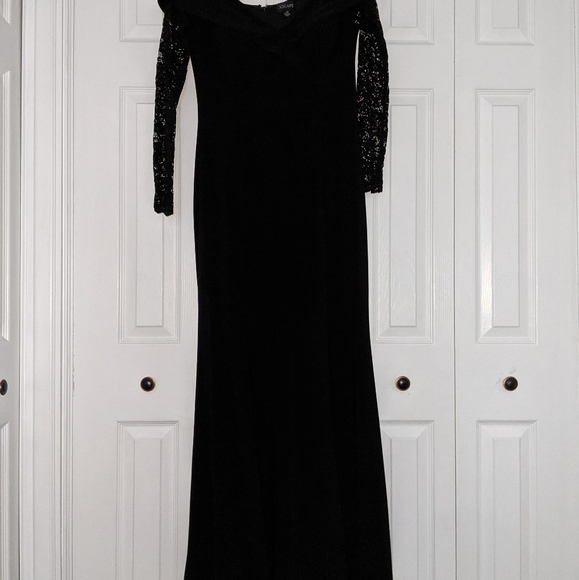 Xscape gown - Picture 2 of 3